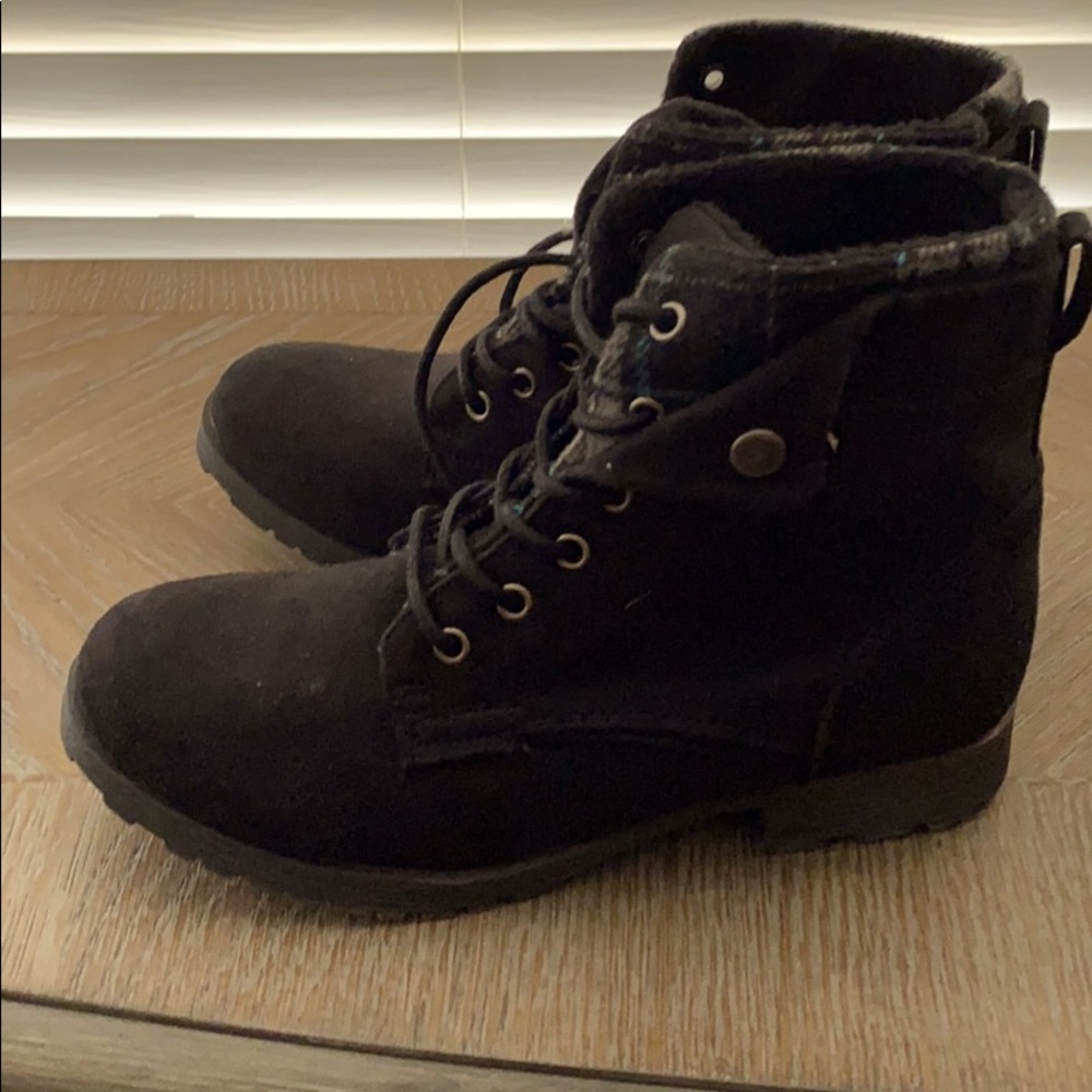 Black boots